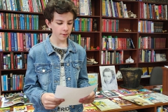 Он наш поэт, он наша слава